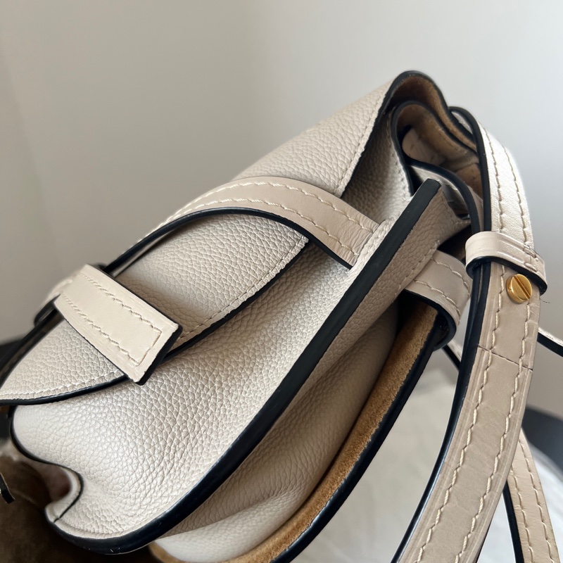 ✨ Loewe gate 中號馬鞍包 燕麥色 輕便版搭❤️-3