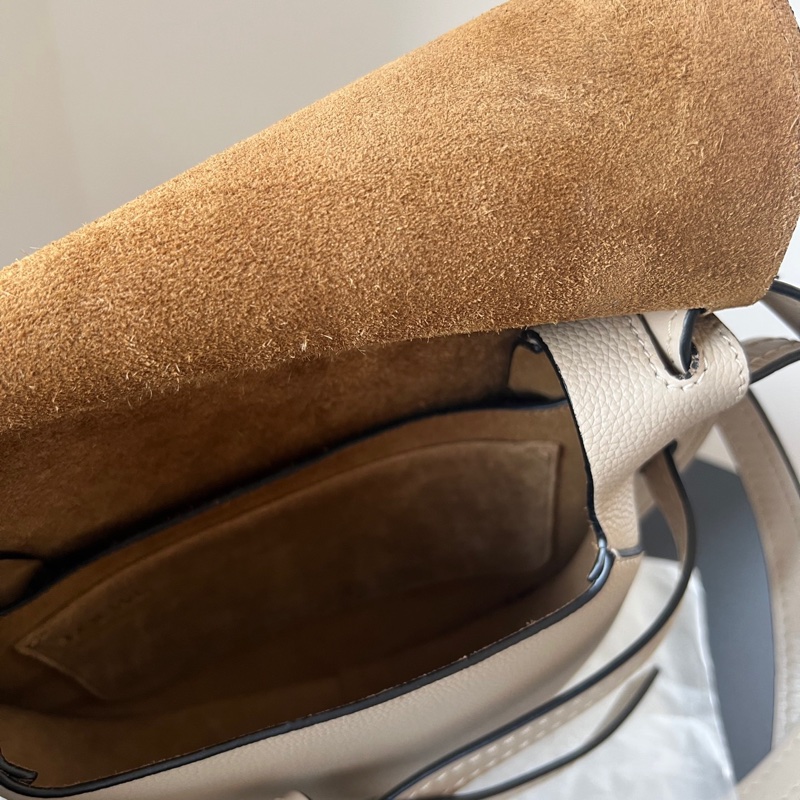 ✨ Loewe gate 中號馬鞍包 燕麥色 輕便版搭❤️-10