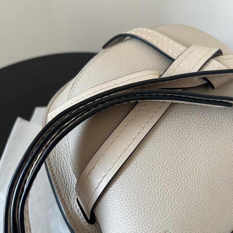 ✨ Loewe gate 中號馬鞍包 燕麥色 輕便版搭❤️-11