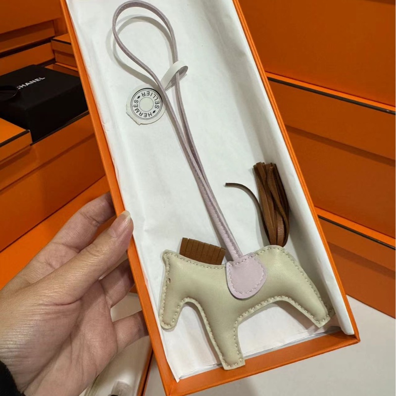 ✨Hermes 小飛馬 99新 有吊牌🆕 白色加淡紫色💜-0