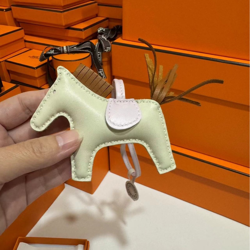 ✨Hermes 小飛馬 99新 有吊牌🆕 白色加淡紫色💜-1
