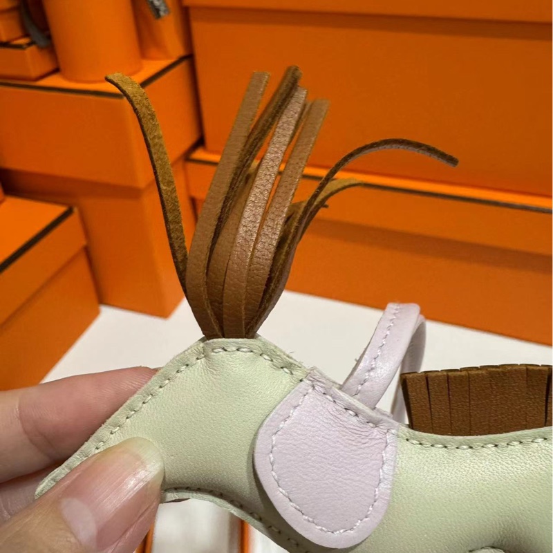 ✨Hermes 小飛馬 99新 有吊牌🆕 白色加淡紫色💜-3