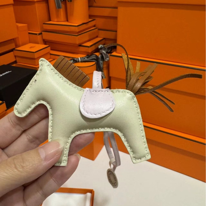 ✨Hermes 小飛馬 99新 有吊牌🆕 白色加淡紫色💜-4