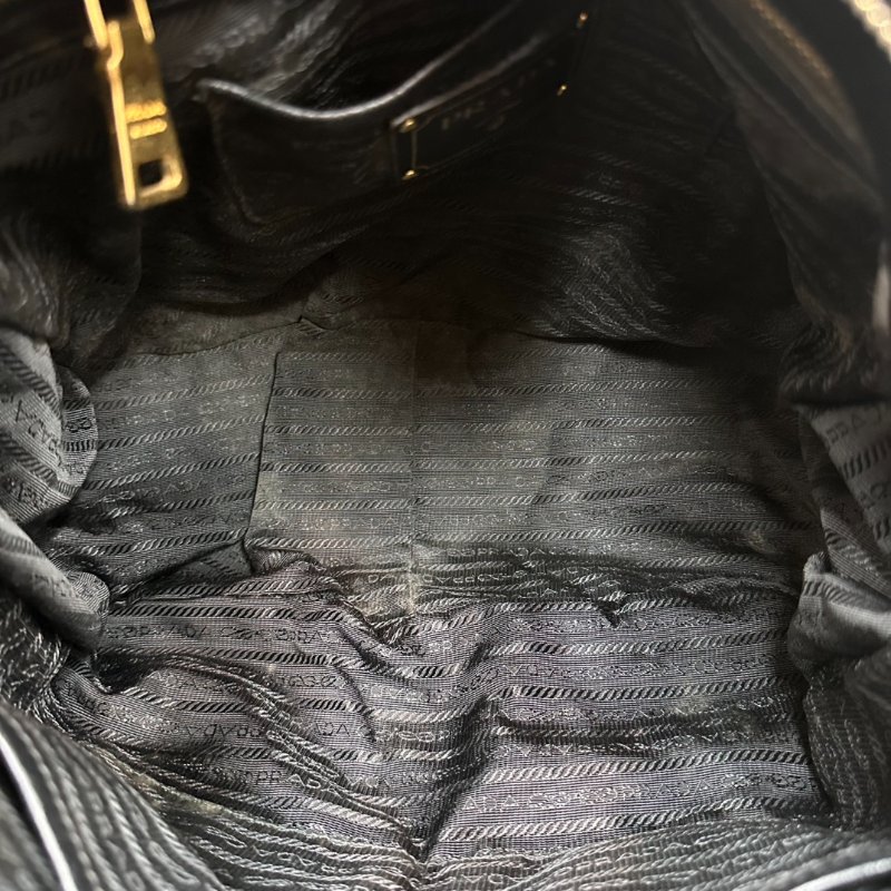 PRADA 黑色金標褶皺尼龍手提肩背包 33*25*14 98新配件塵袋保卡-4