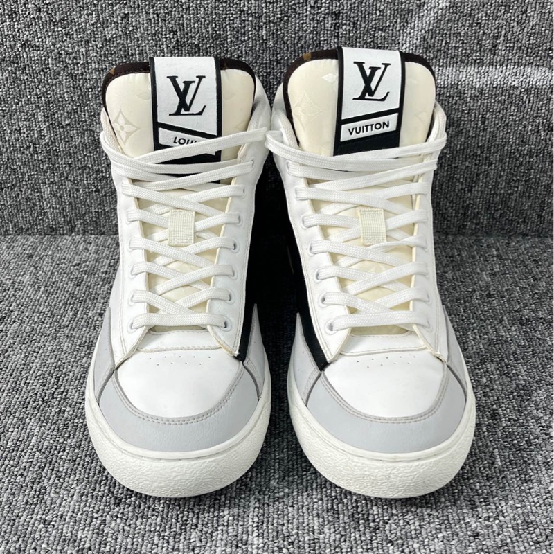 98新 lv白灰色查理高幫板鞋 41碼-1