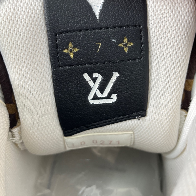 98新 lv白灰色查理高幫板鞋 41碼-3