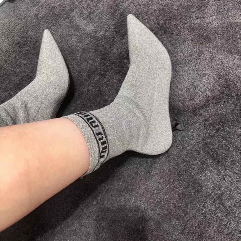 Miumiu 灰色閃粉尖頭字母logo女款針織短靴襪靴 36.5碼  全新專櫃正品-1