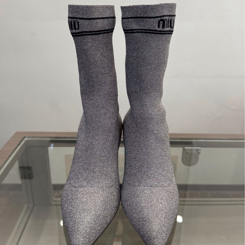 Miumiu 灰色閃粉尖頭字母logo女款針織短靴襪靴 36.5碼  全新專櫃正品-2