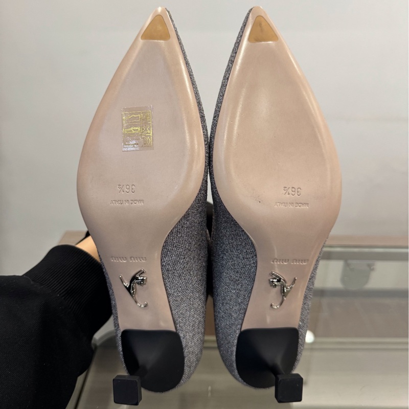 Miumiu 灰色閃粉尖頭字母logo女款針織短靴襪靴 36.5碼  全新專櫃正品-5