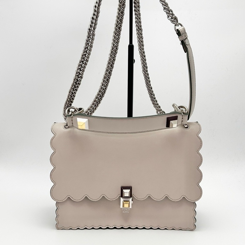 FENDI 銀扣Kan I波浪邊手提斜背包 25*19*11 98新配件塵袋-1