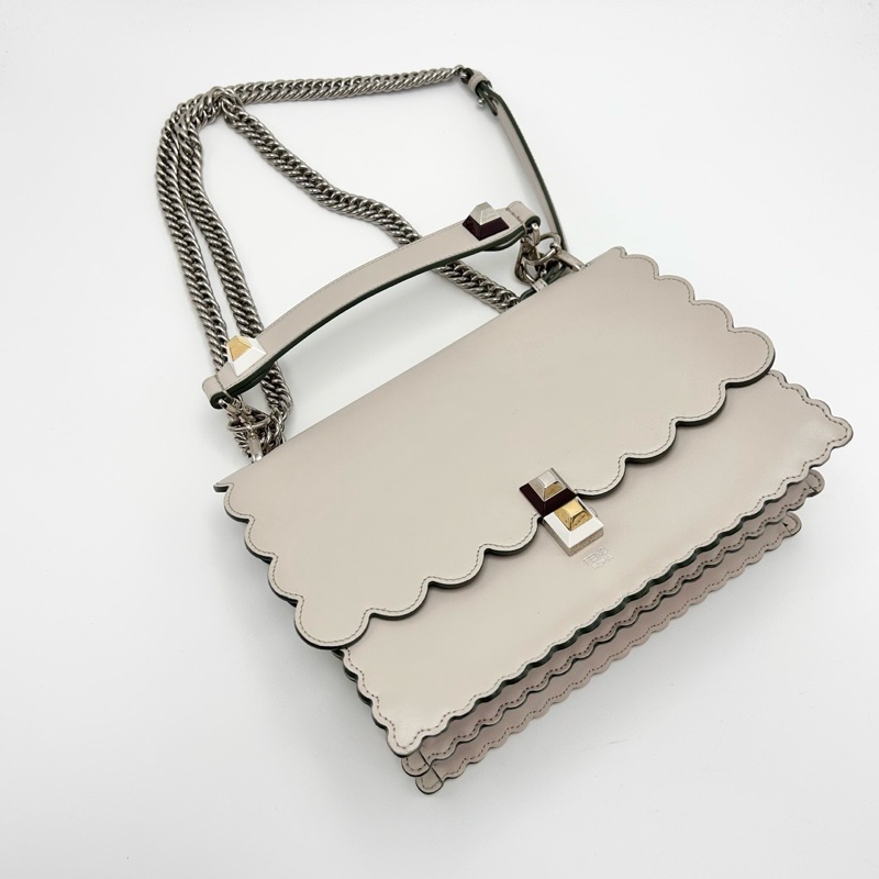 FENDI 銀扣Kan I波浪邊手提斜背包 25*19*11 98新配件塵袋-3