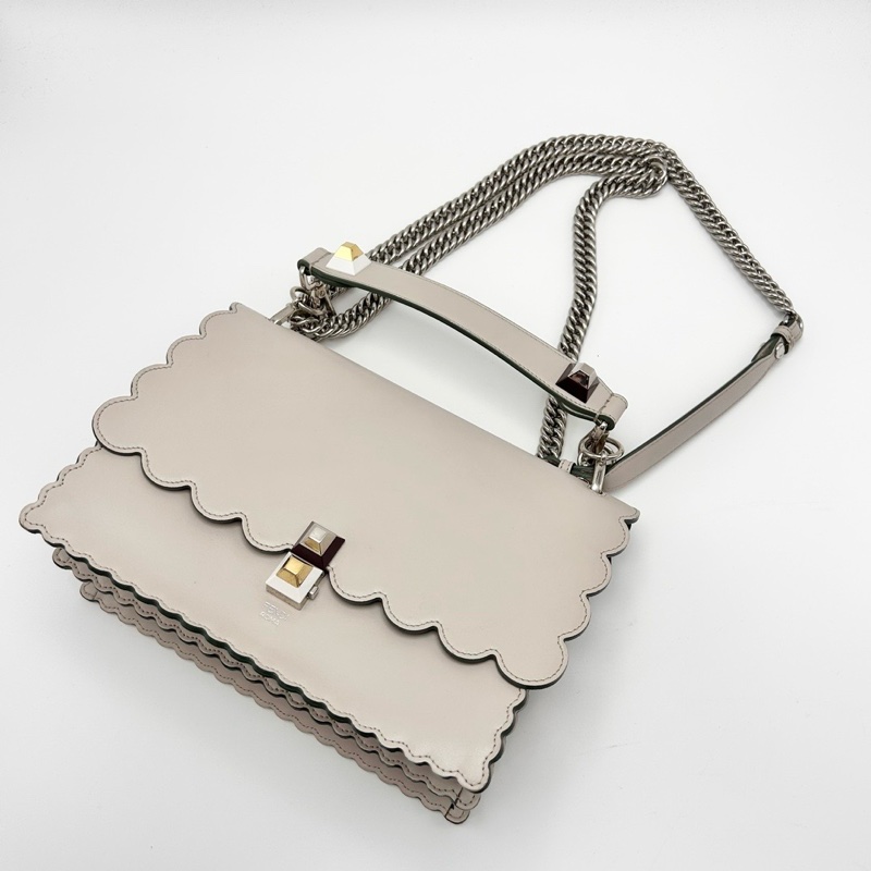 FENDI 銀扣Kan I波浪邊手提斜背包 25*19*11 98新配件塵袋-5