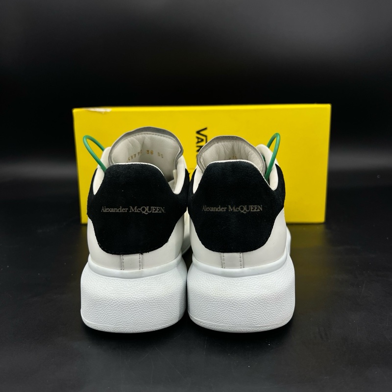 麥昆 黑尾 絨面 size 38 配盒  97新-2