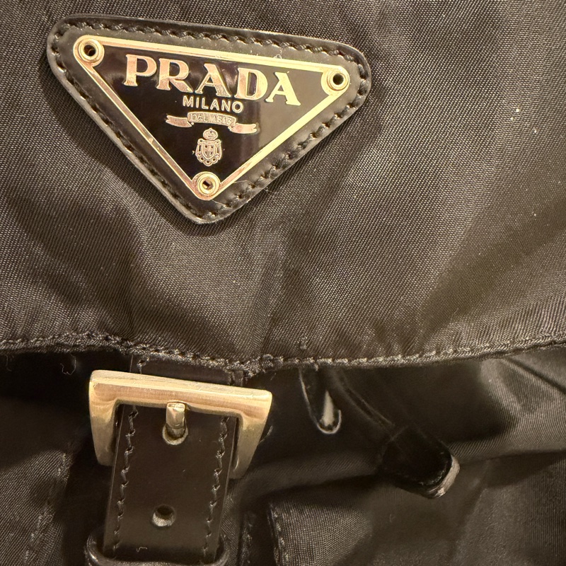 誠可議Prada 黑色雙肩包 尺寸30*16*38 9新微瑕細節私訊詢問-5