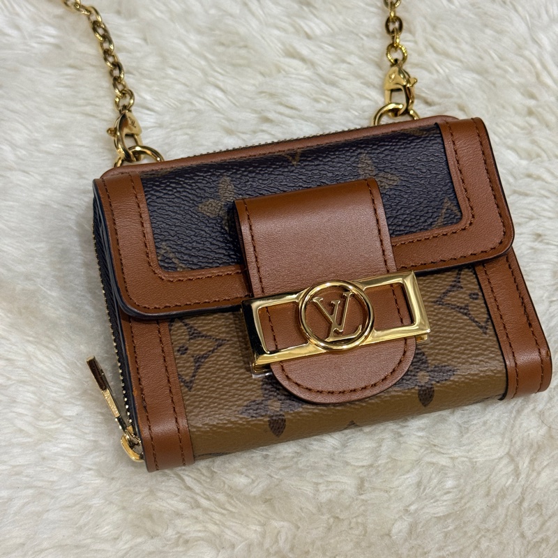 很少見的LV鏈帶斜背錢包 達芙妮 LV的拉鍊錢包出名好用 鈔票只需對折放-20