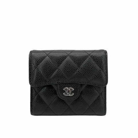 Chanel 展示品 銀雙C粒紋牛皮扣式三折短夾(AP0231-黑)