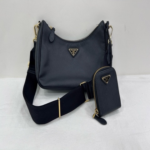 Prada 普拉達 三合一 Hobo 黑金十字紋牛皮肩斜背包 尺寸：22*16cm