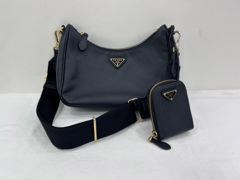 Prada 普拉達 三合一 Hobo 黑金十字紋牛皮肩斜背包 尺寸：22*16cm-0