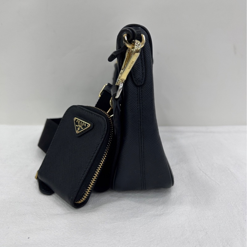 Prada 普拉達 三合一 Hobo 黑金十字紋牛皮肩斜背包 尺寸：22*16cm-3