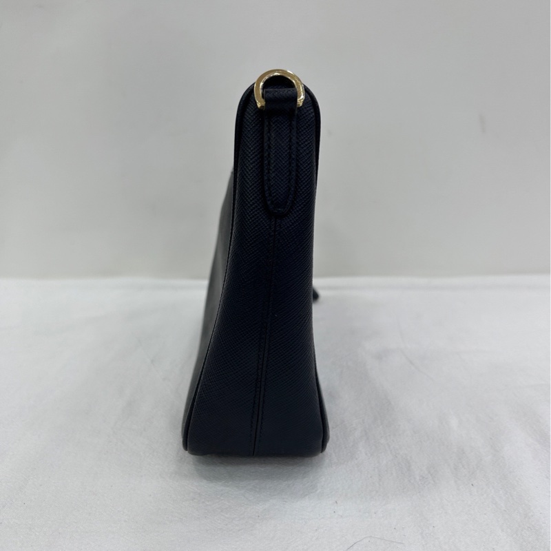 Prada 普拉達 三合一 Hobo 黑金十字紋牛皮肩斜背包 尺寸：22*16cm-5