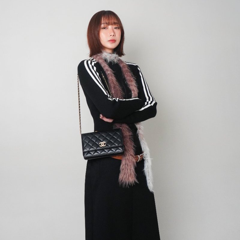 Chanel 展示品 羊皮淡金珍珠釦斜背包Woc(AP3807-黑)-0