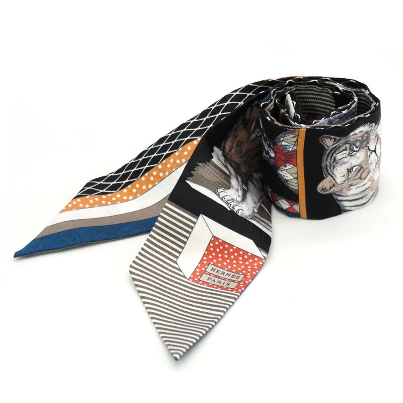 Hermes Grand Theatre Nouveau 劇院印花Twilly 絲巾(黑/大象灰/棕紅)-3