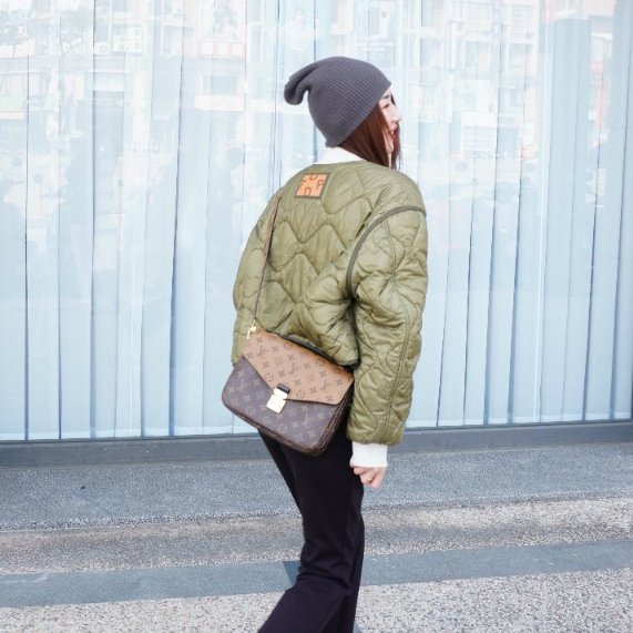 Louis Vuitton 展示品 Pochette Metis 帆布雙拼色斜背郵差包(M44876-咖)-0