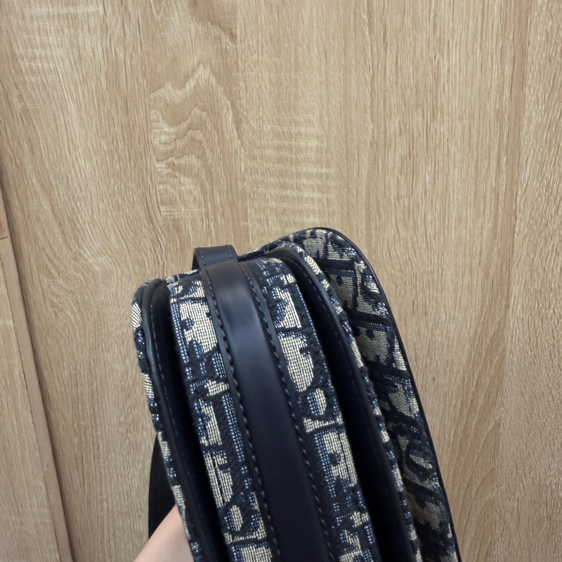 Dior 深藍牛皮金釦Montaigne Avenue小號手提斜背包-6