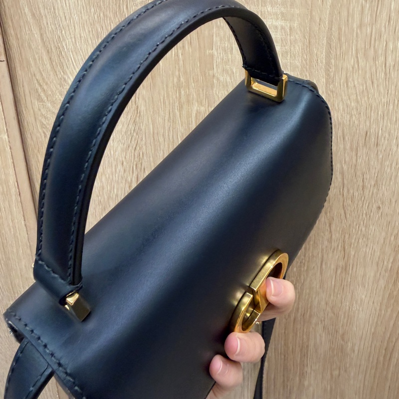 Dior 深藍牛皮金釦Montaigne Avenue小號手提斜背包-9