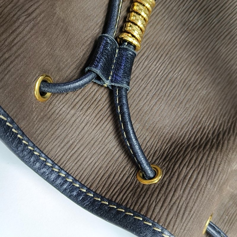 LOEWE水桶包深棕色牛皮壓紋斜挎包金色五金可拆卸肩帶-16