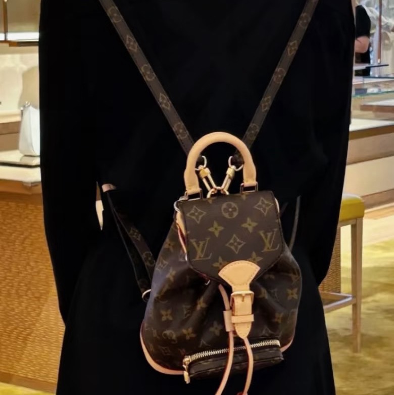 Louis Vuitton montsoyris mini-1