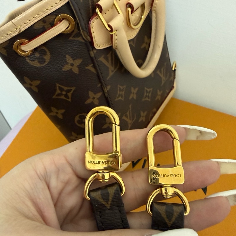 Louis Vuitton montsoyris mini-11
