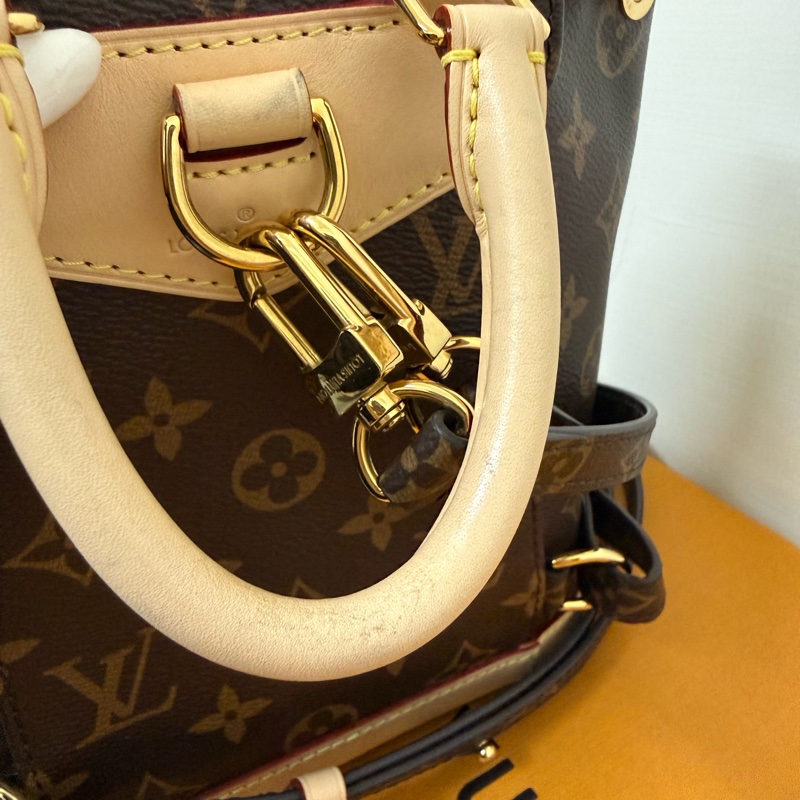 Louis Vuitton montsoyris mini-14