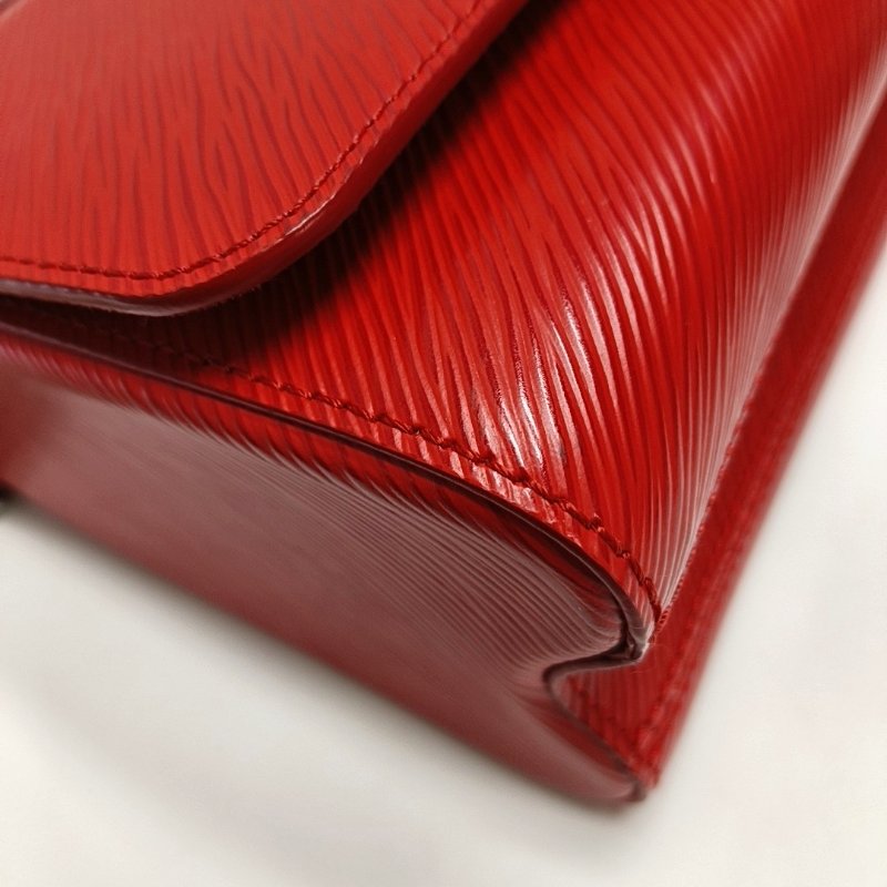 LOUIS VUITTONTWIST 中号红色EPI牛百亿补贴9.5新皮水波纹斜挎包单肩包 银色五金可拆卸肩带-11