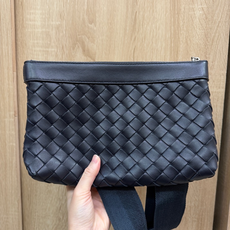 BV 深藍牛皮編織Intrecciato Duo雙層斜背包-4