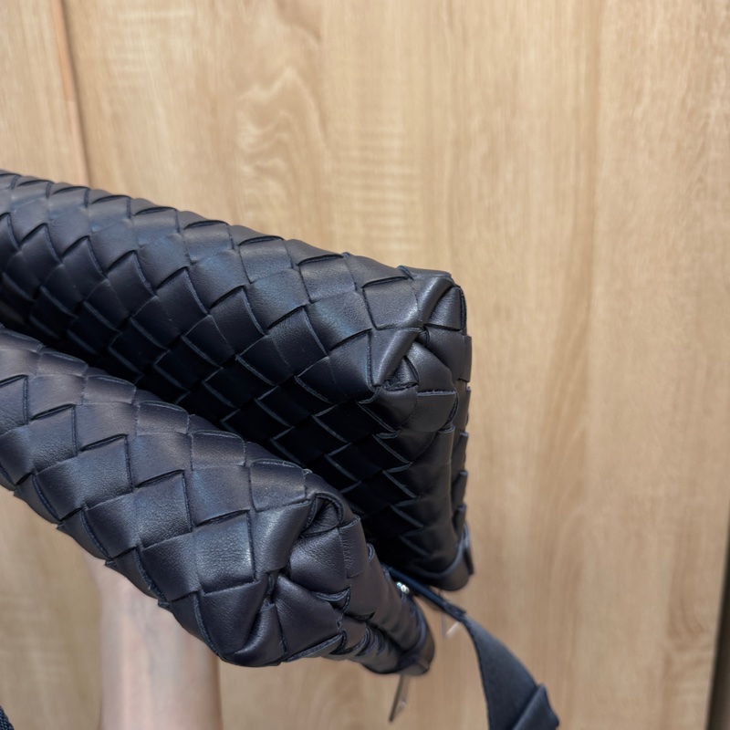 BV 深藍牛皮編織Intrecciato Duo雙層斜背包-7