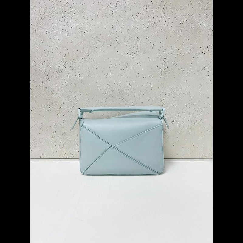 Loewe small puzzle 
冰川藍 小號 幾何包-1