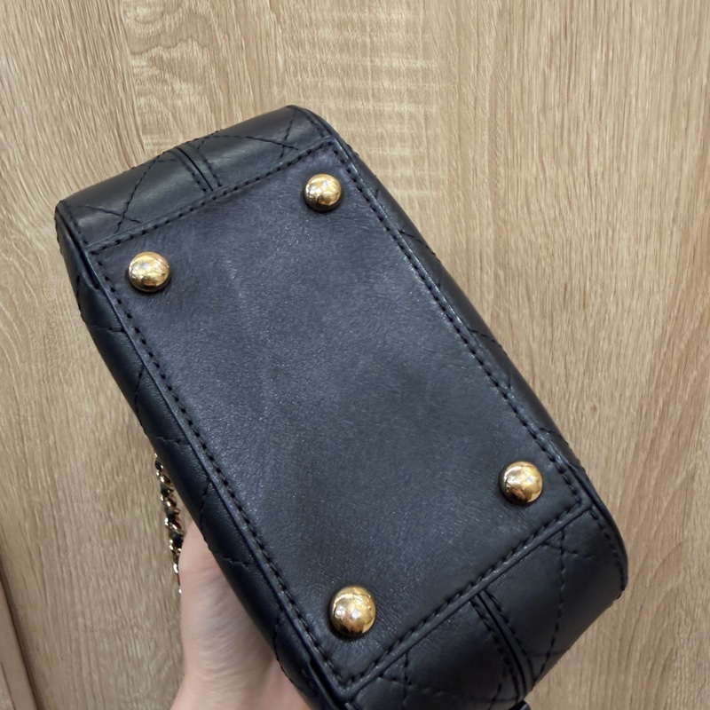 Chanel 黑牛皮雙C皮釦ㄇ拉相機包AS0538-6