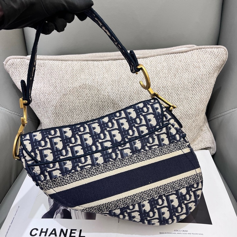 迪奧Dior刺繡馬鞍包中號手提單肩腋下包-1