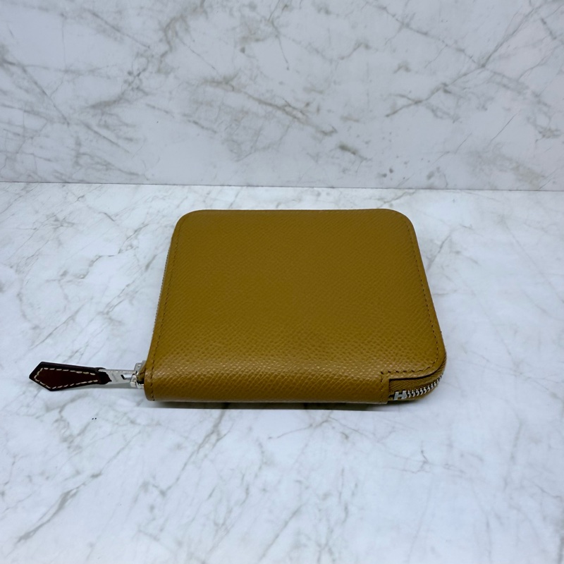 HERMES餅乾色ㄇ拉絲巾短夾/Z-1