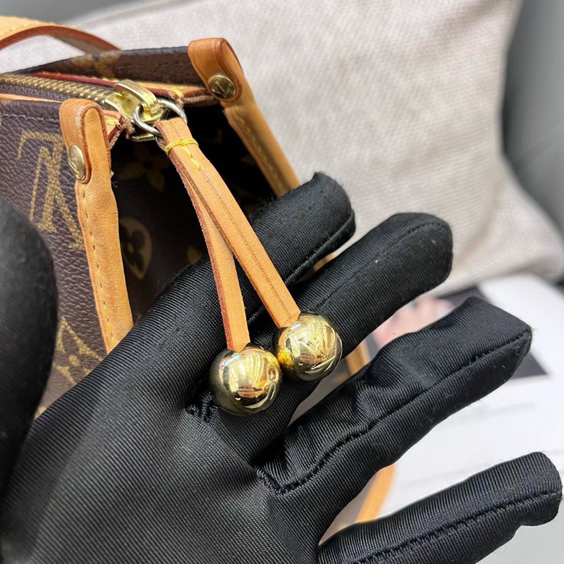 LV老花金球托特單肩包-5