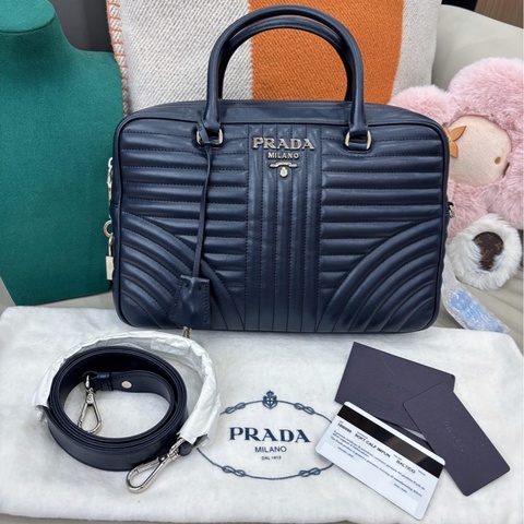 【全新品】Prada 深藍色Diagram全皮手提單肩包