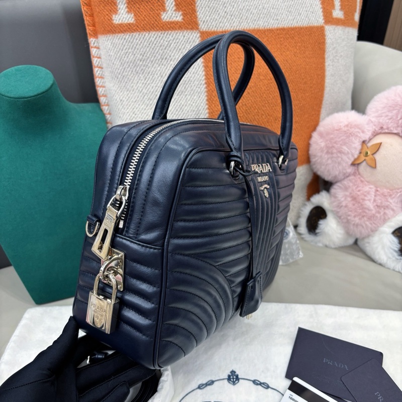 【全新品】Prada 深藍色Diagram全皮手提單肩包-2