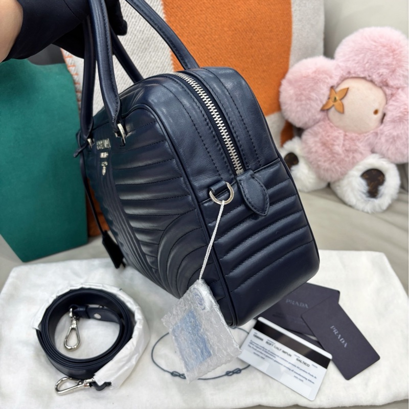 【全新品】Prada 深藍色Diagram全皮手提單肩包-3