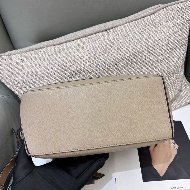 LOEWE沙色系荔枝紋全皮拼色中號 puzzle 幾何包-4