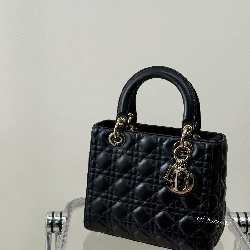 Dior Lady Dior黑羊皮中型黛妃包-0