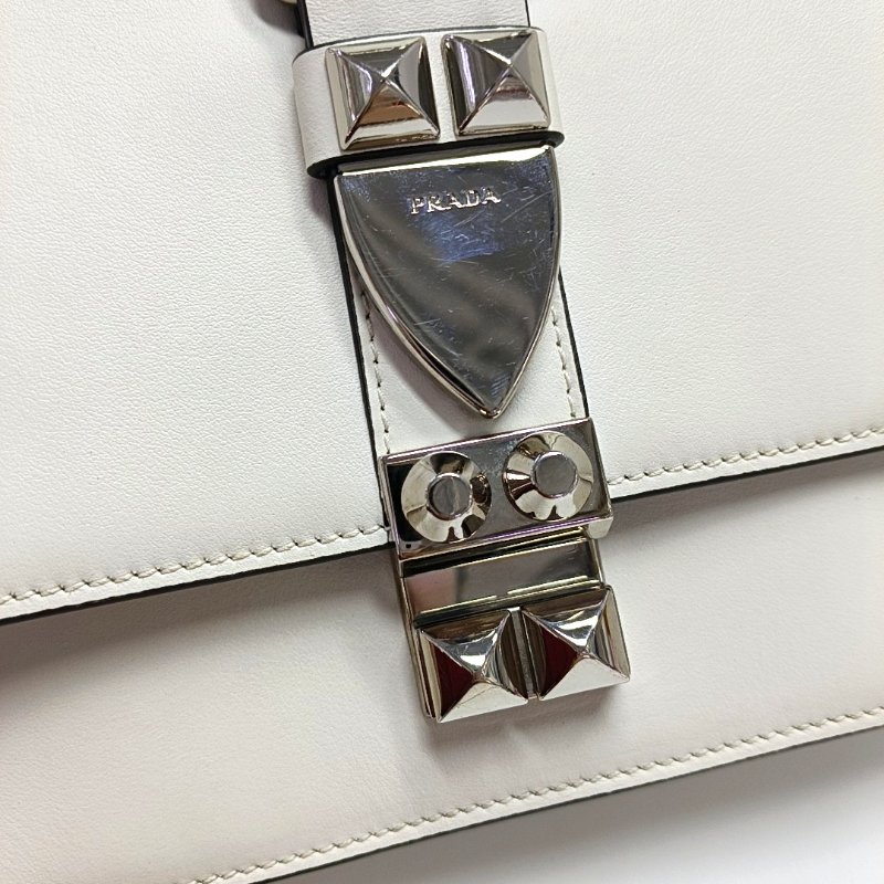 PRADA Elektra白色牛皮鉚釘單肩包斜挎包銀色五金可拆卸肩帶-8
