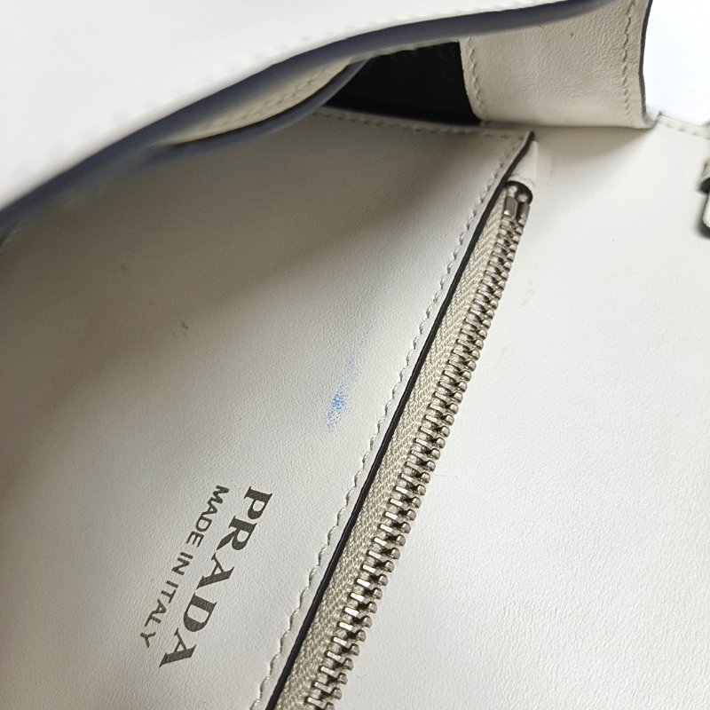 PRADA Elektra白色牛皮鉚釘單肩包斜挎包銀色五金可拆卸肩帶-12