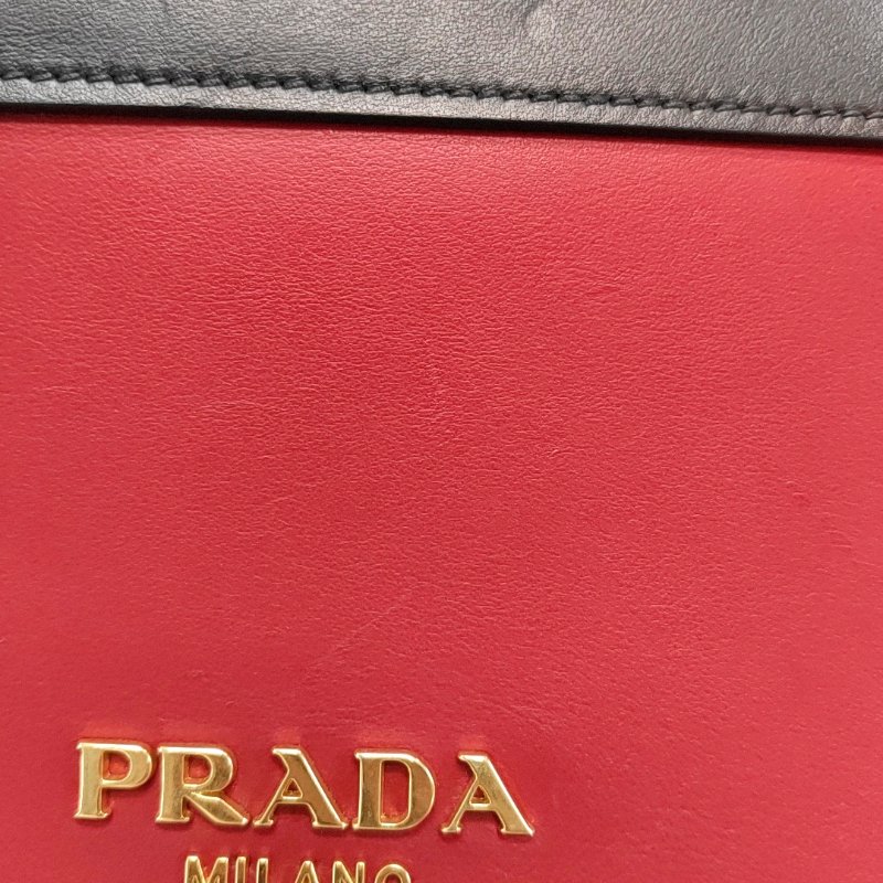 PRADA酒紅色牛皮十字紋單肩包斜挎包金色五金可拆卸肩帶-11