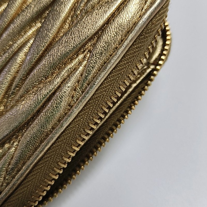 Miu Miu金色牛皮錢包金色五金 9.8新-8